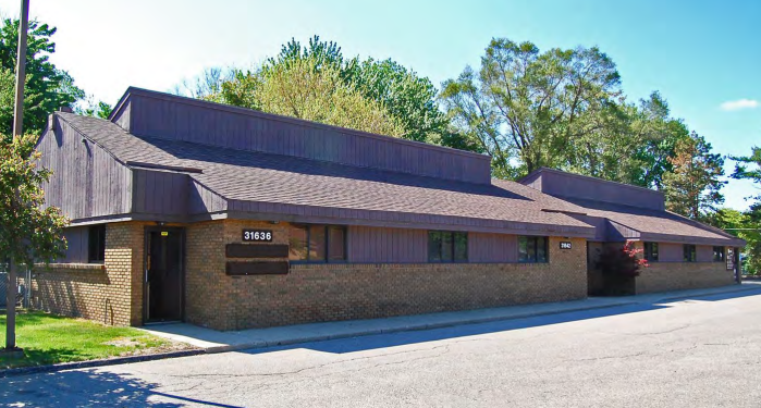 31590-31596 Schoolcraft Rd, Livonia, MI for lease - Building Photo - Image 1 of 2