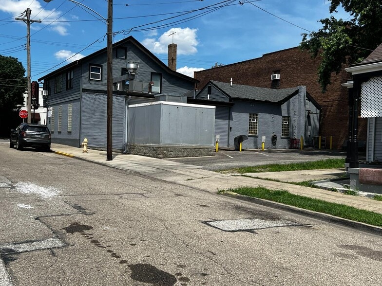 419 W Benson St, Reading, OH 45215 Benson Tavern