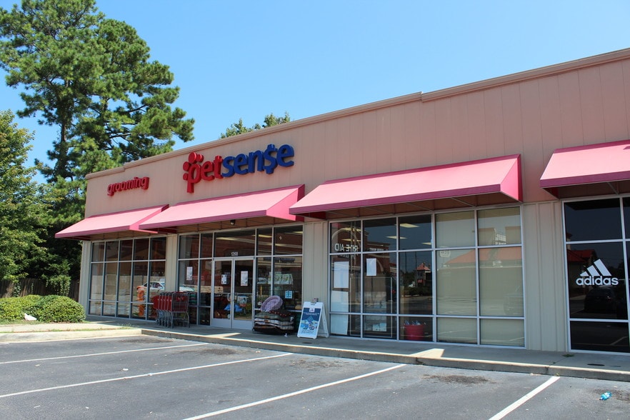 1234 W Floyd Baker Blvd, Gaffney, SC, 29341 Storefront Property For