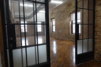 231 Front St, Brooklyn, NY for lease Interior Photo- Image 2 of 17