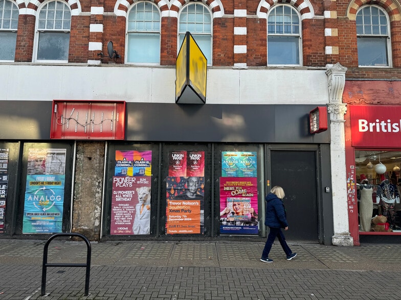 340-342 North End Rd, London for lease - Building Photo - Image 1 of 7