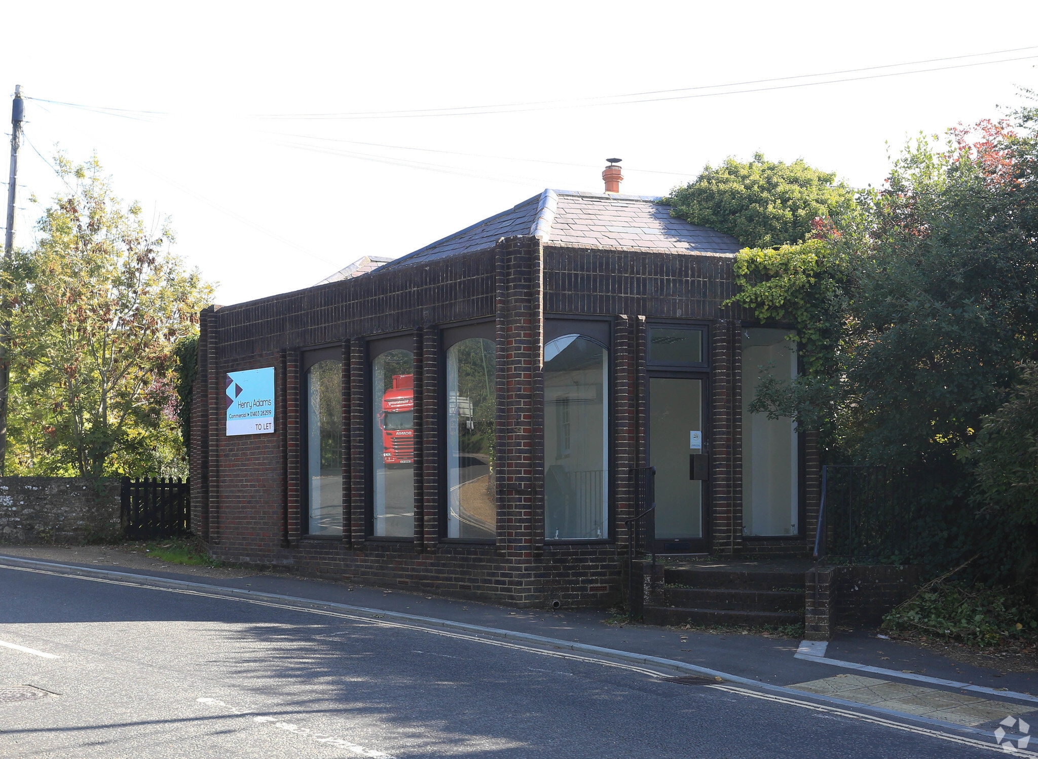 3 Lower St, Pulborough for lease Primary Photo- Image 1 of 3