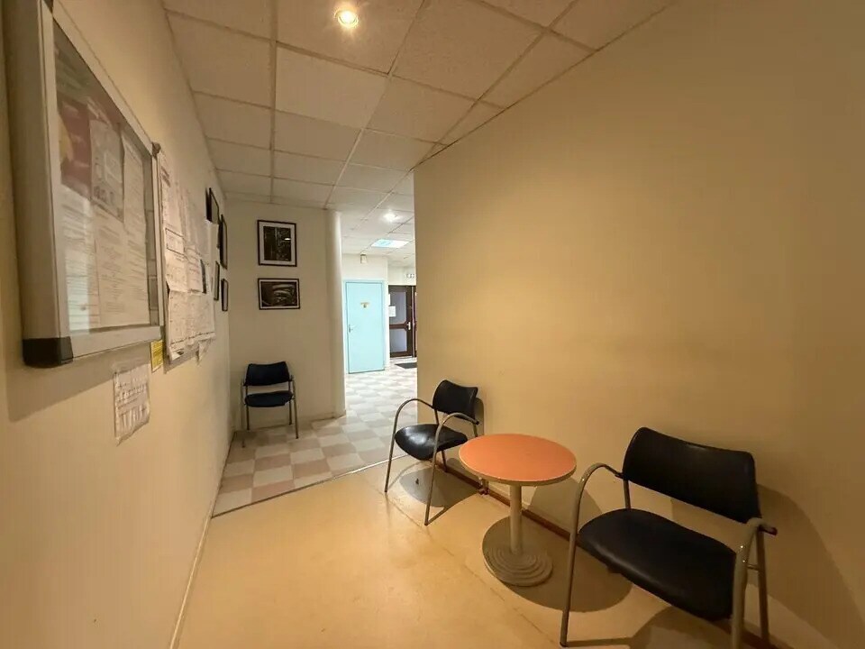 Location Bureaux 211 m² - Photo 1