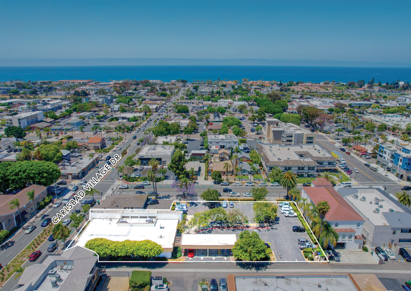 840 Carlsbad Village Dr, Carlsbad, CA for lease - Primary Photo - Image 1 of 4