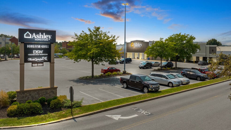 Park City Plaza portfolio of 2 properties for sale on LoopNet.com - Building Photo - Image 1 of 7