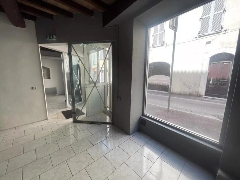 Retail in Le Cannet for sale - Interior Photo - Image 2 of 5