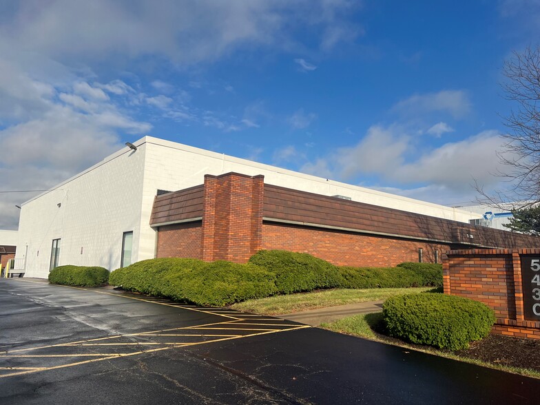 5430 Cornell Rd, Cincinnati, OH for lease - Building Photo - Image 3 of 4