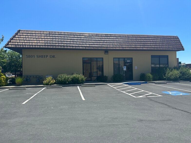 5801 Sheep Dr, Carson City, NV for lease - Building Photo - Image 2 of 6