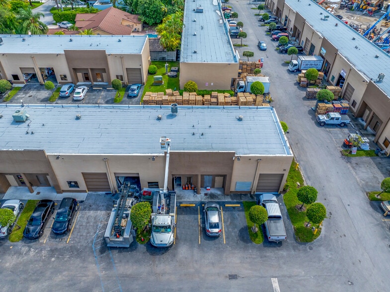 FLEX WH PORTFOLIO portfolio of 4 properties for sale on LoopNet.com - Building Photo - Image 2 of 6