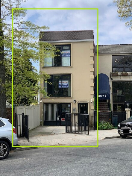 2518 Francis Lewis Blvd, Flushing, NY for sale - Primary Photo - Image 1 of 14