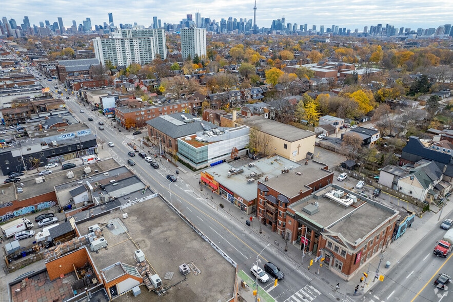 725 Dovercourt Rd, Toronto, ON for lease - Aerial - Image 2 of 29