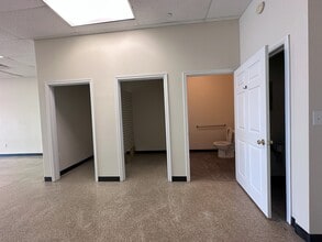 2514-2550 E Broadway St, Pearland, TX for lease Interior Photo- Image 2 of 3