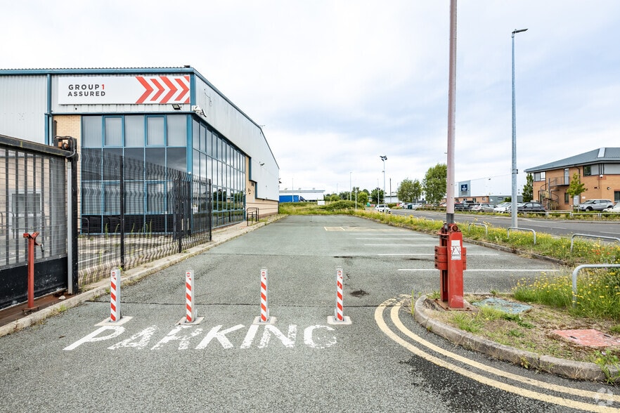 Sovereign Way, Chester for lease - Building Photo - Image 2 of 4
