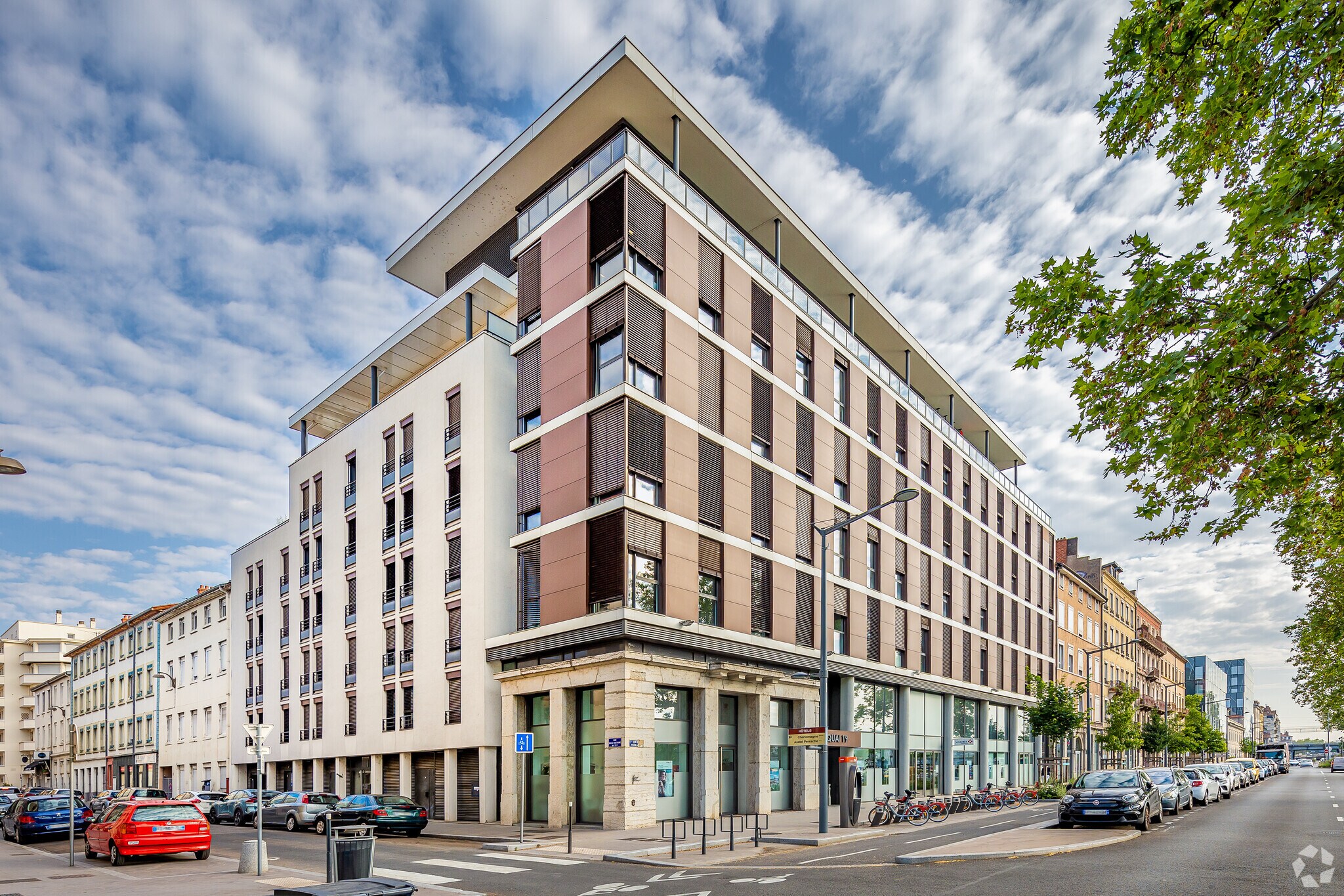 19 Quai Perrache, Lyon for sale Primary Photo- Image 1 of 11