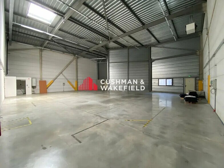 Flex in Toulouse for lease - Interior Photo - Image 3 of 12