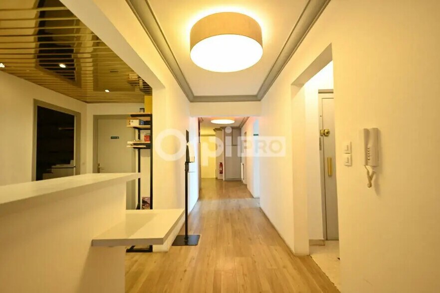 Office in Vénissieux for lease - Interior Photo - Image 3 of 9