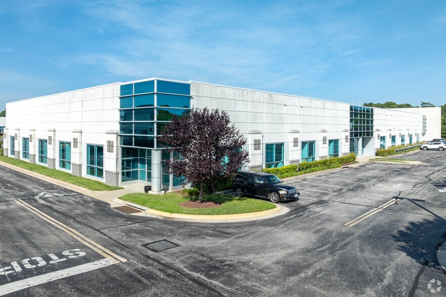 7229 Parkway Dr, Hanover, MD for lease - Building Photo - Image 1 of 5