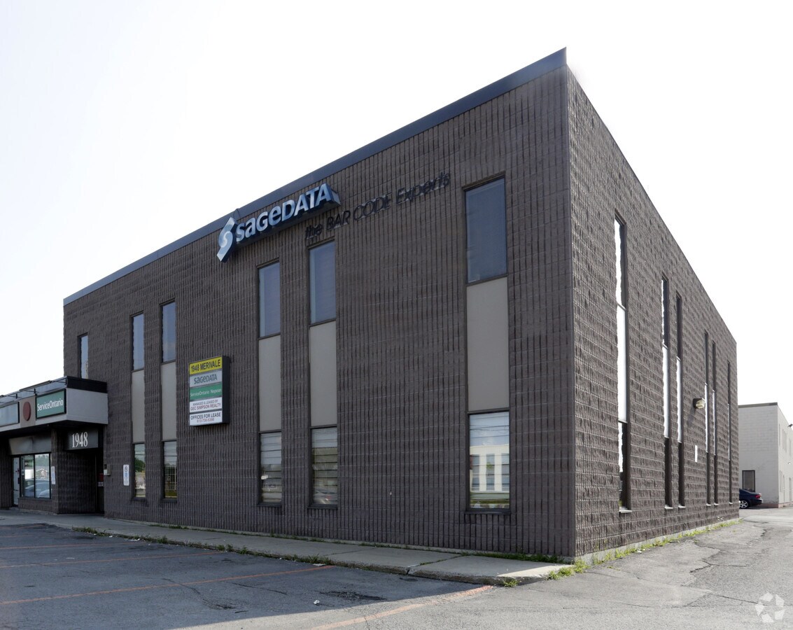 1948 Merivale Rd, Ottawa, ON K2G 5T5