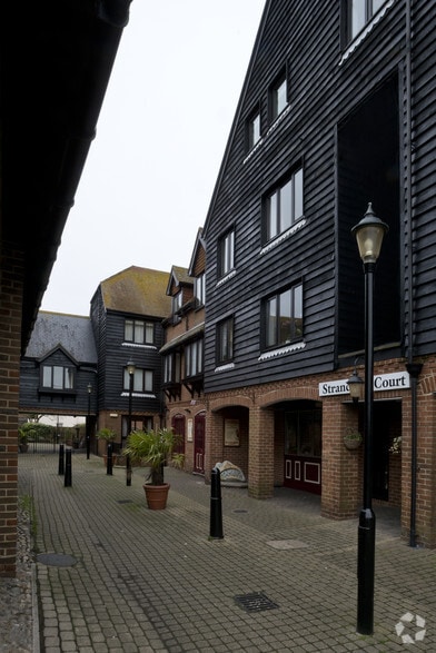 1-2 Strand Ct, Rye for sale - Building Photo - Image 3 of 13