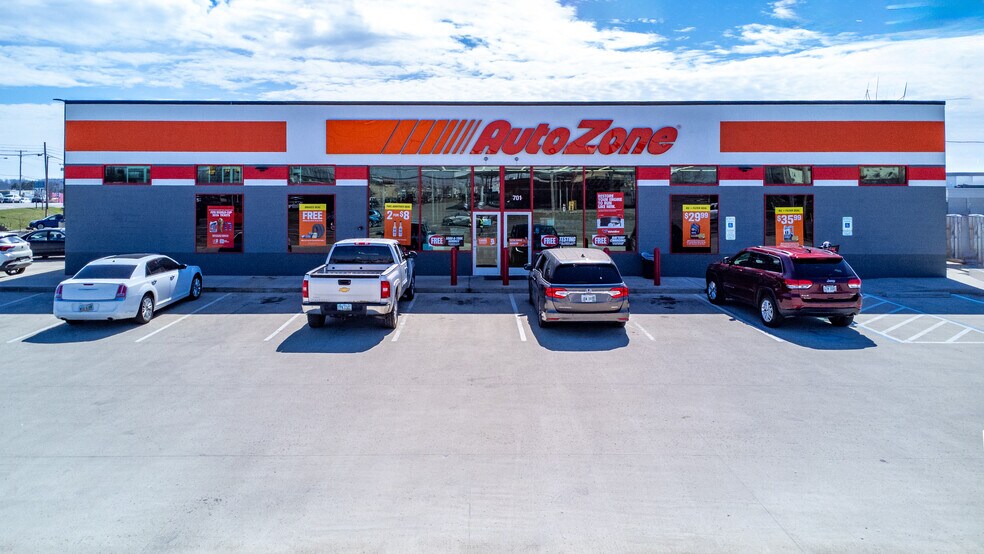 701 N Lexington Springmill Rd, Ontario, OH for sale - Building Photo - Image 2 of 5