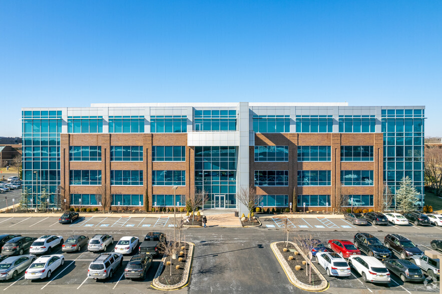 330 Fellowship Rd, Mount Laurel, NJ for lease - Building Photo - Image 1 of 20