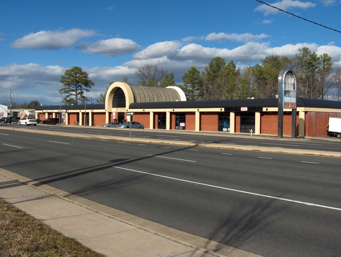 8409 Staples Mill Rd, Richmond, VA 23228