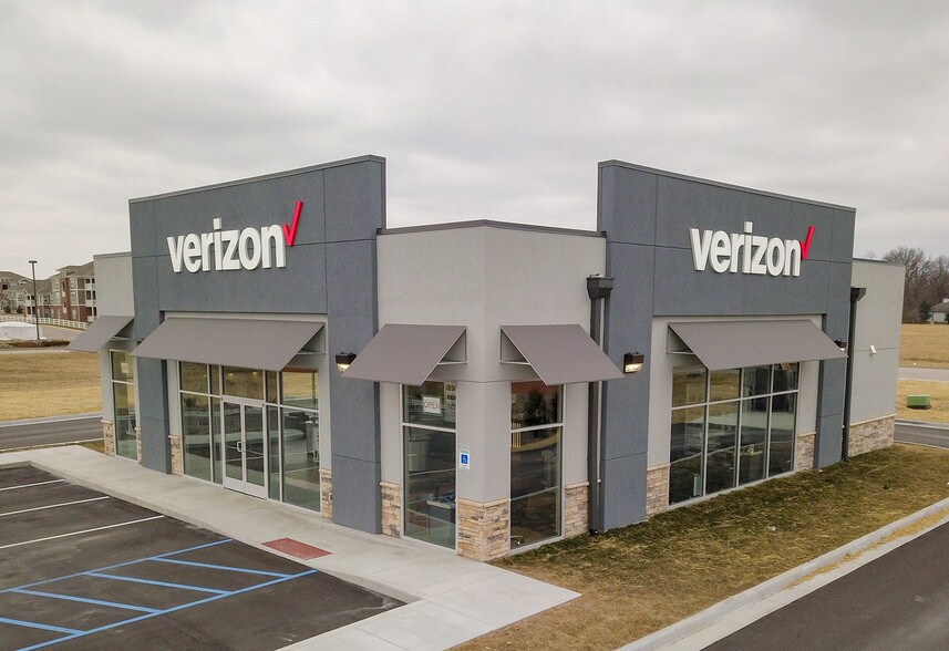 5243 E DuPont Rd, Fort Wayne, IN 46825