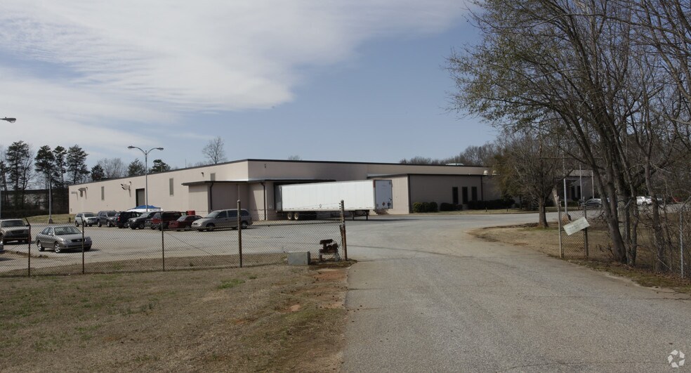 212 National Ave, Spartanburg, SC for lease - Primary Photo - Image 2 of 15