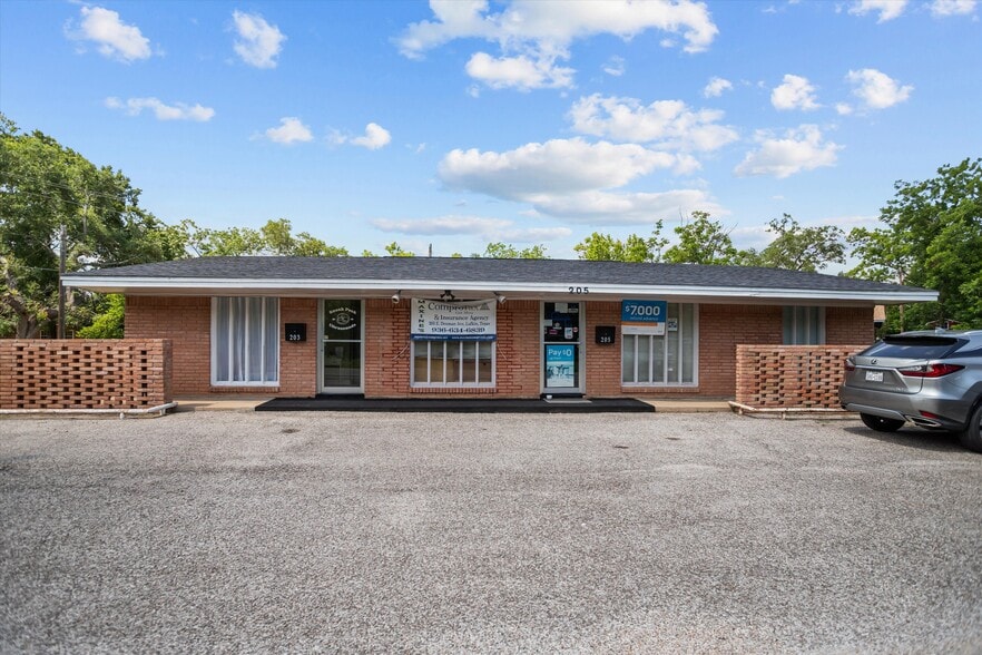 205 E Denman Ave, Lufkin, TX for sale - Primary Photo - Image 1 of 23