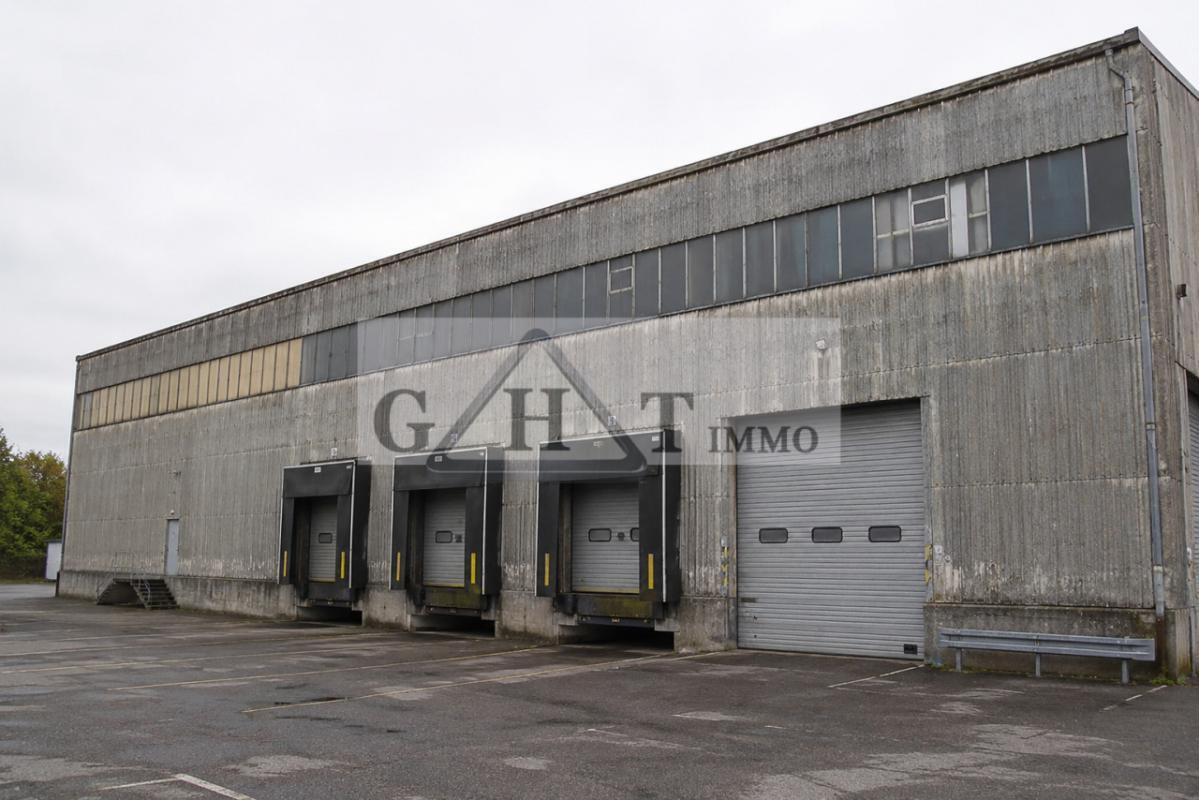 Industrial in Creil for lease Building Photo- Image 1 of 2