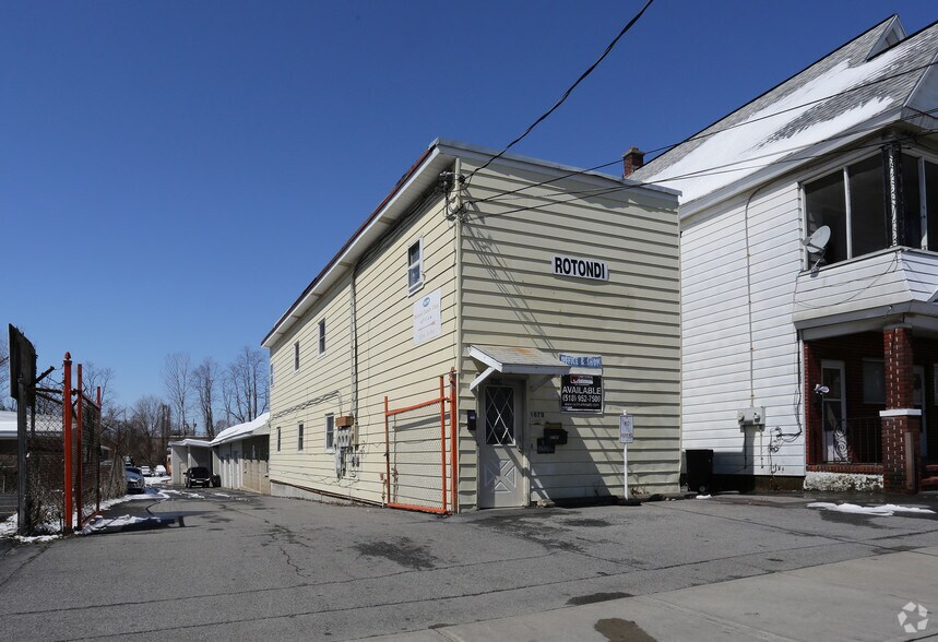 1679 Foster Ave, Schenectady, NY for sale - Primary Photo - Image 1 of 1