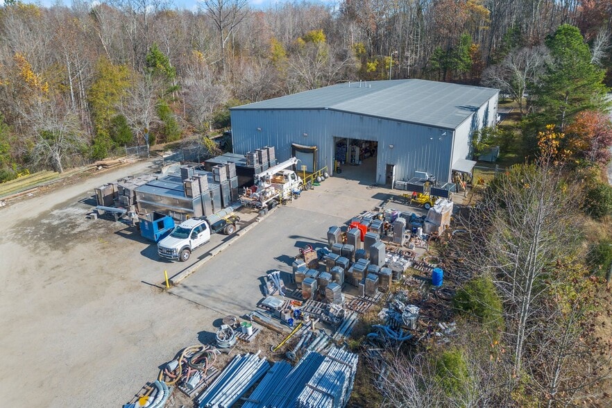 710 Long Meadow Dr, Salisbury, NC for sale - Building Photo - Image 2 of 3