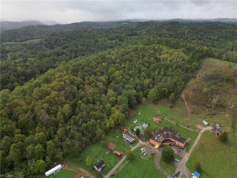 66 Roosevelt St, Reedy, WV for sale - Building Photo - Image 2 of 10