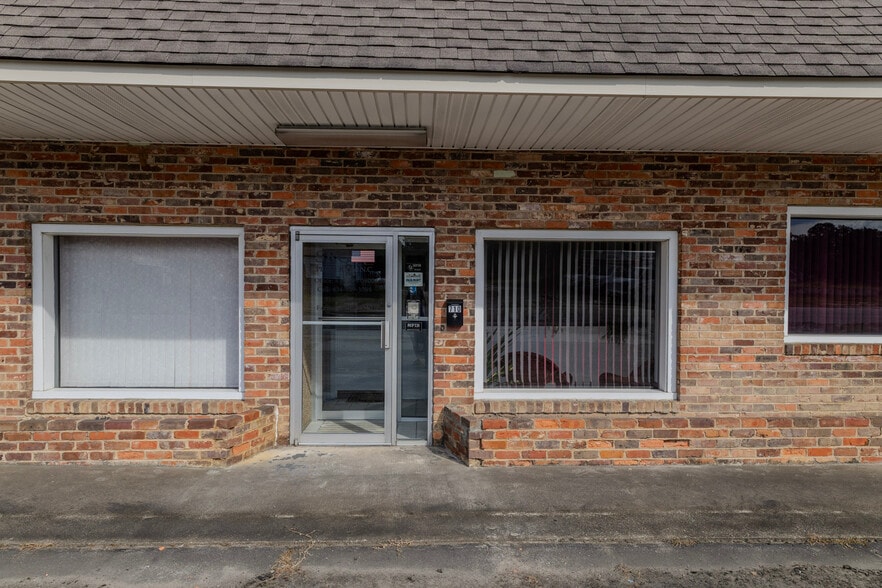 710 N Walnut St, Fairmont, NC for sale - Building Photo - Image 3 of 16
