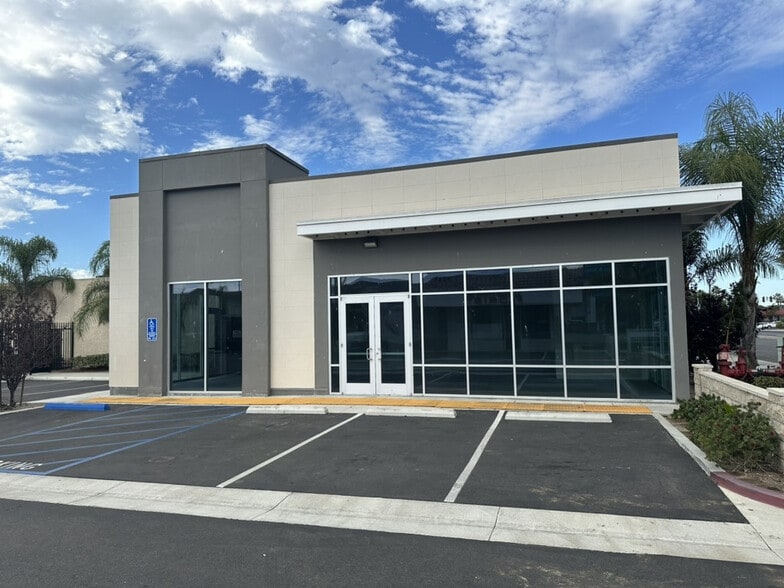 6072 Lincoln Ave, Cypress, CA for lease - Primary Photo - Image 1 of 3