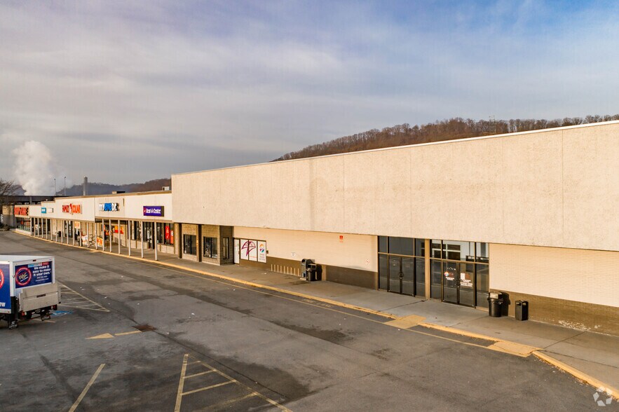 300-340 Central City Plz, New Kensington, PA for sale - Building Photo - Image 1 of 1