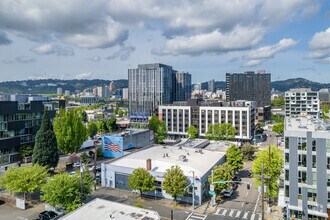 530 NE Couch St, Portland, OR - AERIAL  map view