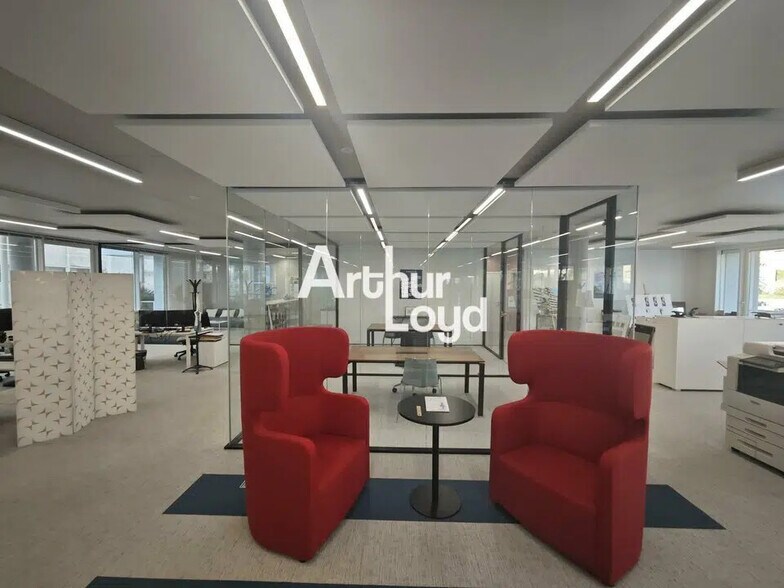 Office in Nice for lease - Building Photo - Image 2 of 13