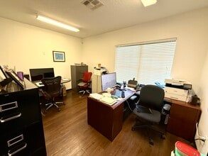 13453 N Main St, Jacksonville, FL for lease Interior Photo- Image 2 of 11