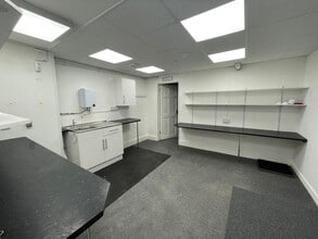 30 Middle St, Yeovil for lease Interior Photo- Image 2 of 3