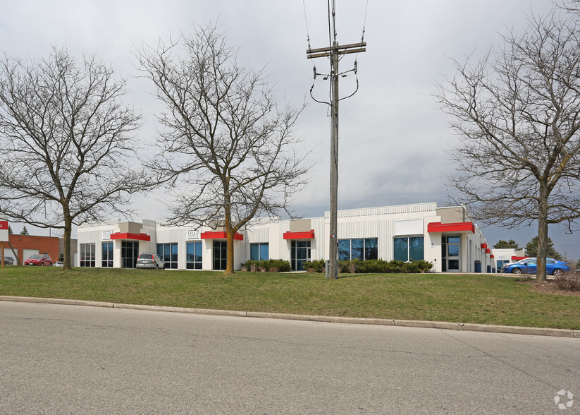 60 Bathurst Dr, Waterloo, ON for lease - Primary Photo - Image 1 of 5