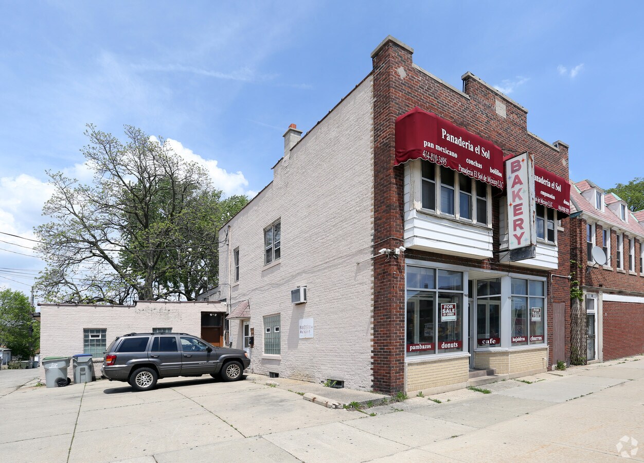 958 W Oklahoma Ave, Milwaukee, WI 53215