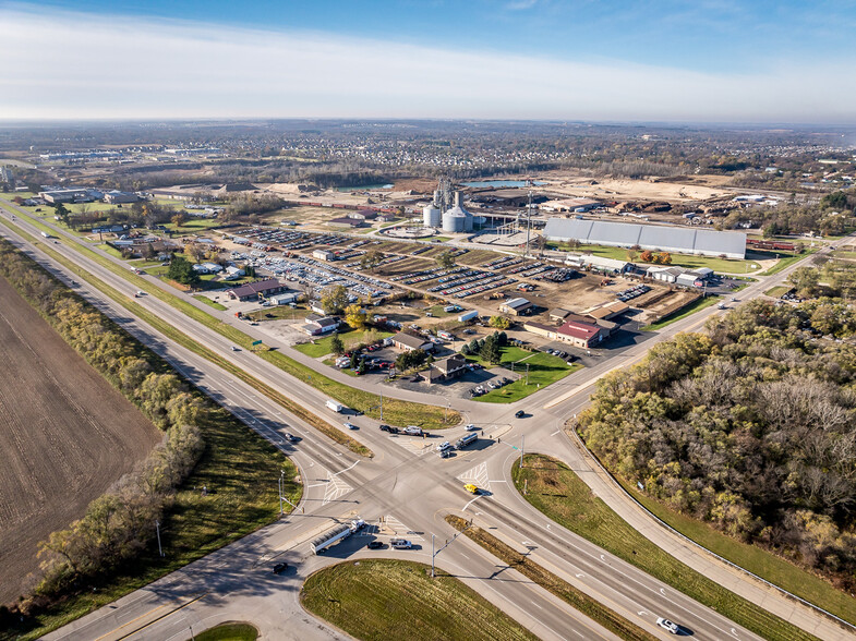 4917 Prairie Hill Rd, South Beloit, IL for sale - Building Photo - Image 3 of 54