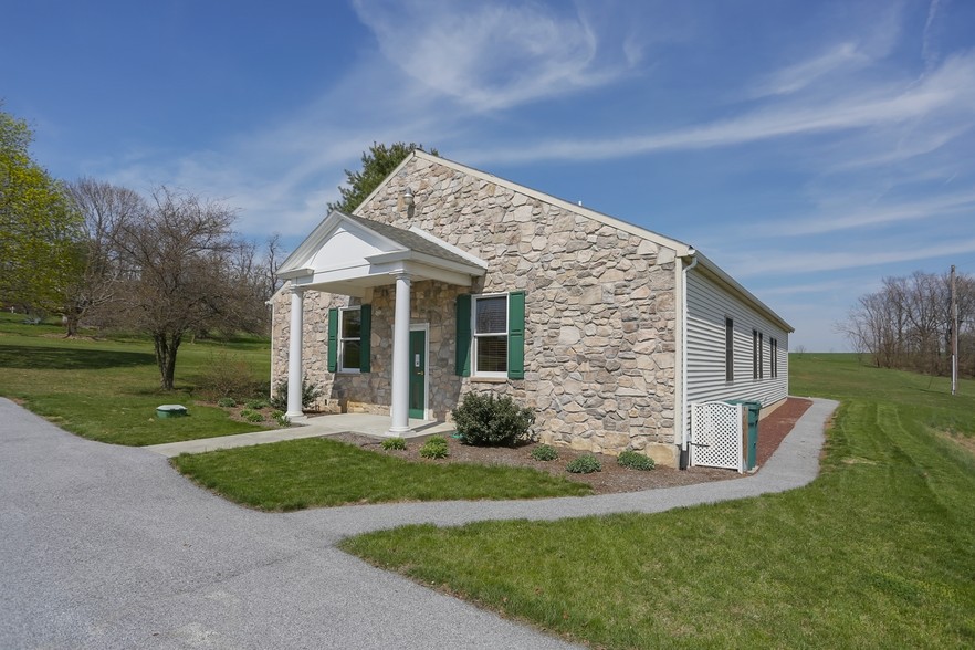 823 Lancaster Pike, Quarryville, PA for sale - Primary Photo - Image 1 of 1