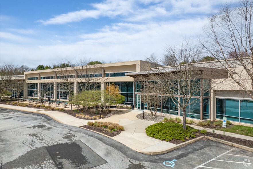 1 Braxton Way, Glen Mills, PA for lease - Building Photo - Image 2 of 7