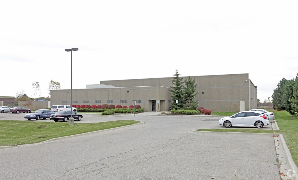 31155 Old Wixom Rd, Wixom, MI for sale - Primary Photo - Image 1 of 1