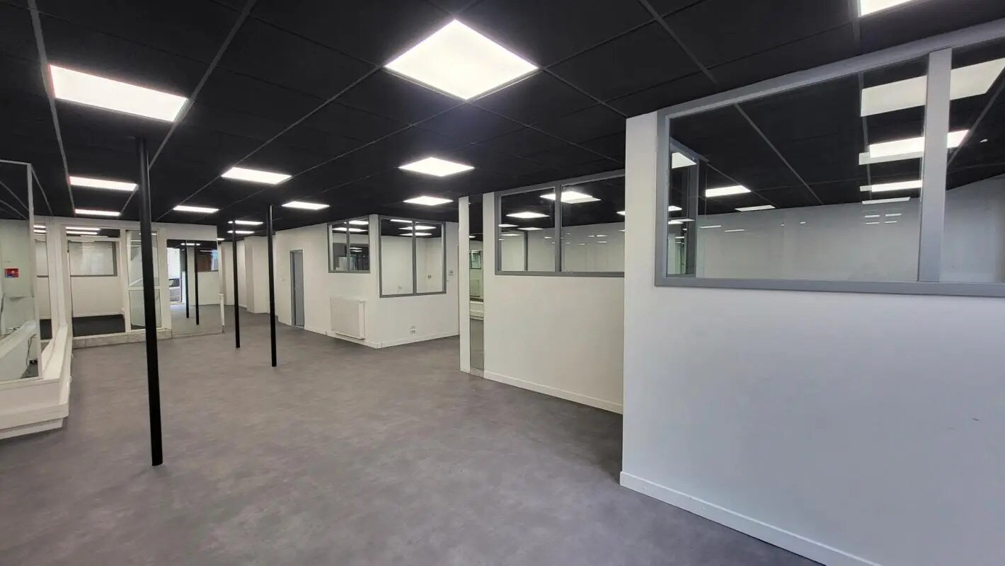 Office in Montauban for lease Interior Photo- Image 1 of 3