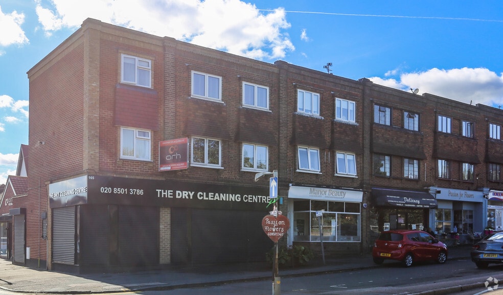 165 Manor Rd, Chigwell for lease - Building Photo - Image 2 of 2