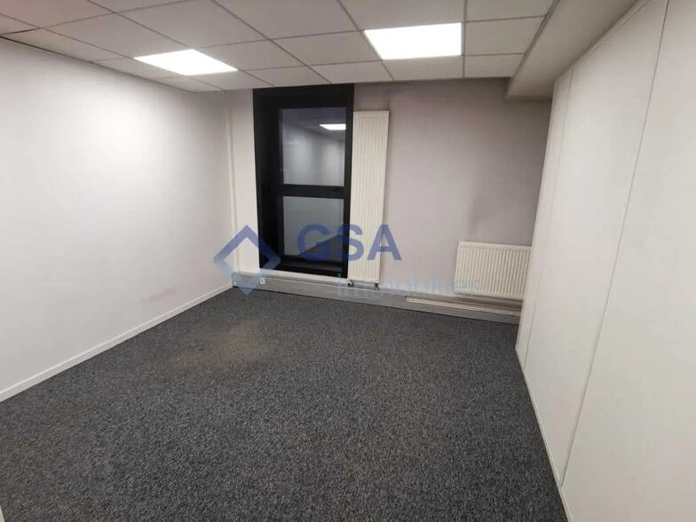 Office in Évry-Courcouronnes for lease - Interior Photo - Image 2 of 6