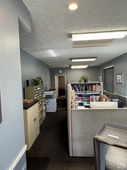 15300 Industrial Pky, Cleveland, OH for sale - Interior Photo - Image 3 of 10